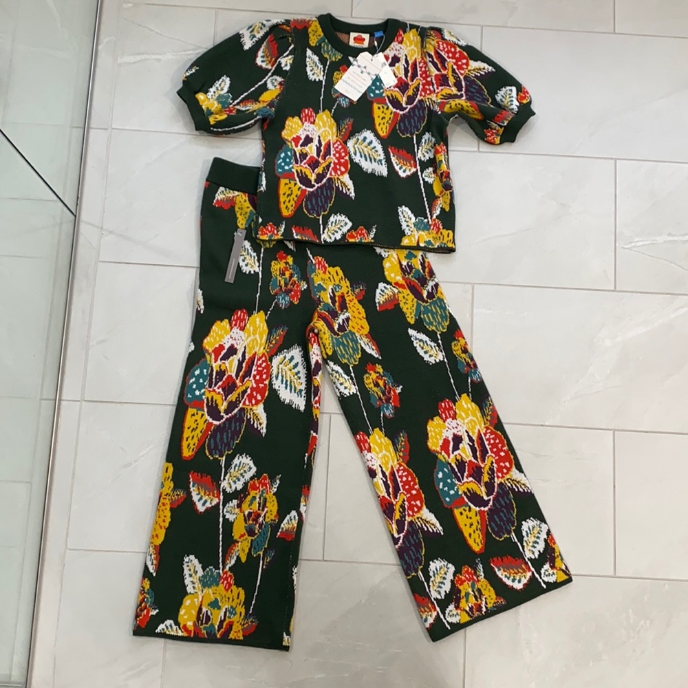 FARM RIO SWEATER SET size M